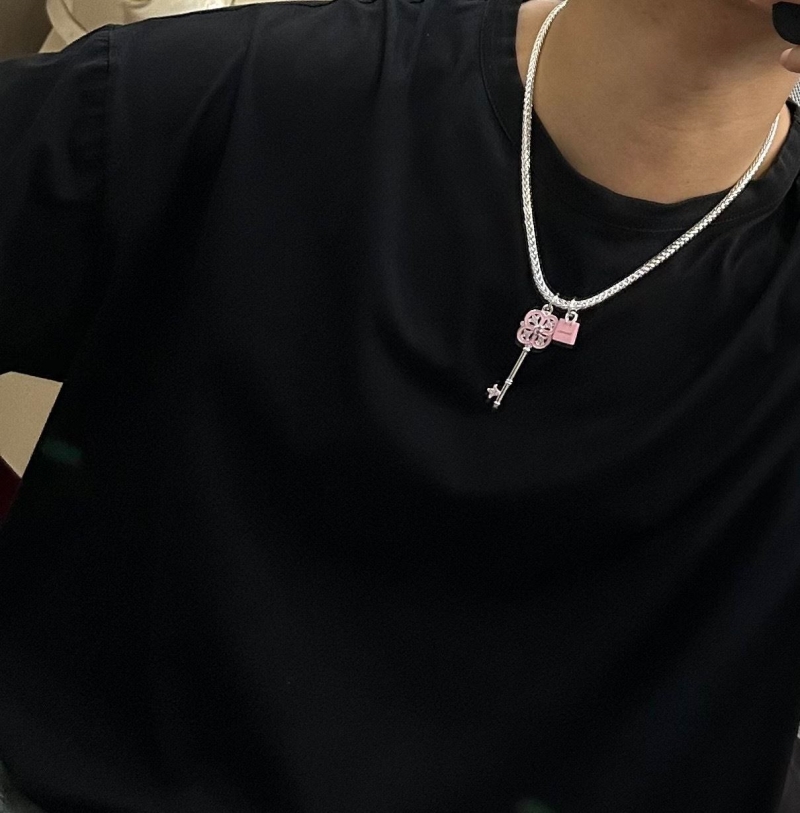 T*f*ny necklaces